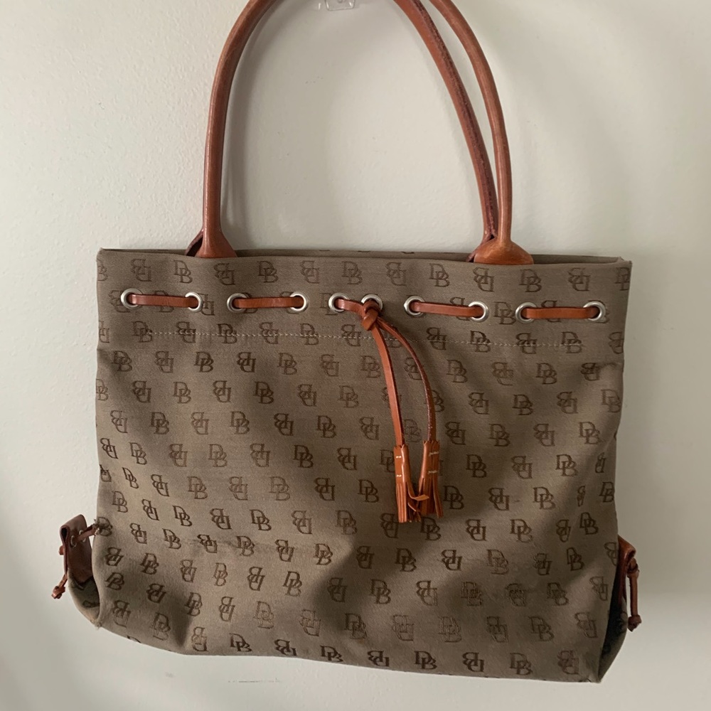 Dooney and bourke bag